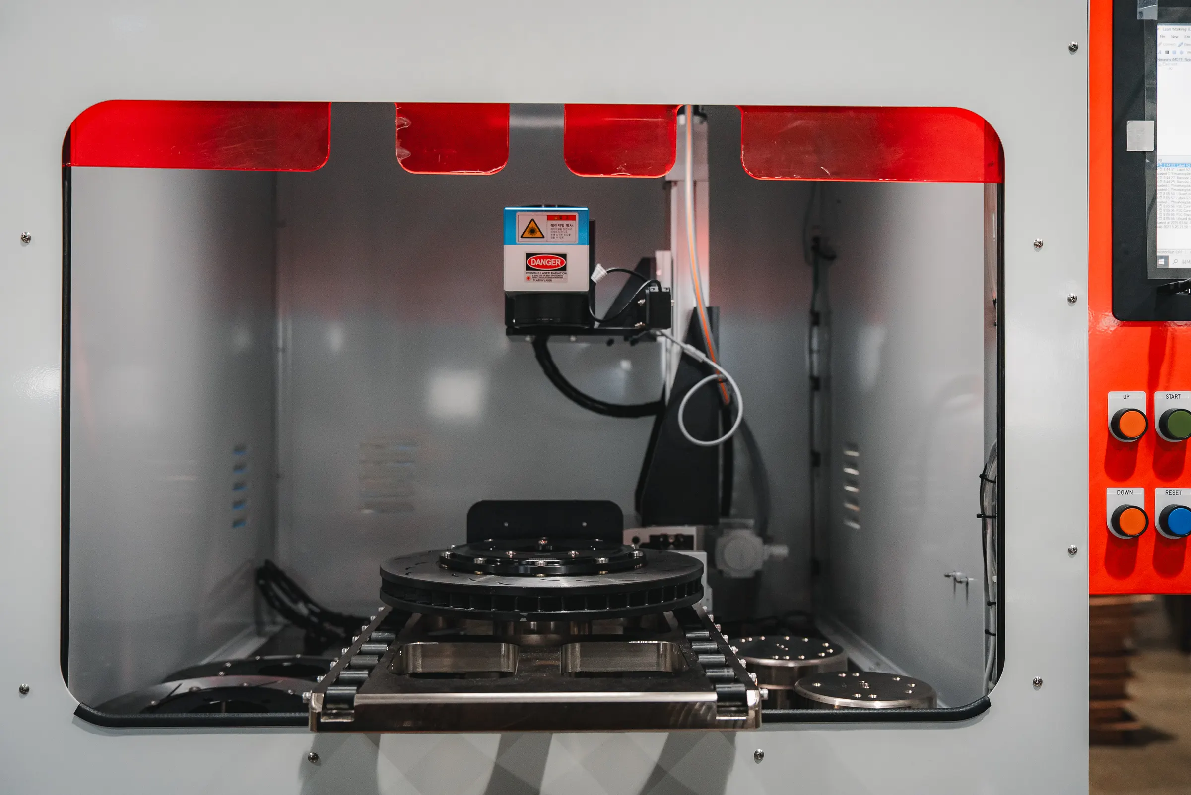 Laser processing cell at the Neotech plant